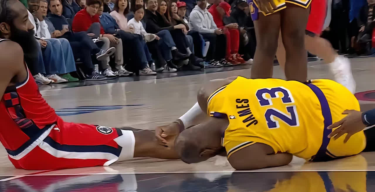 魔术力克湖人,伦纳德统治全场 魔术力克湖人,伦纳德统治全场