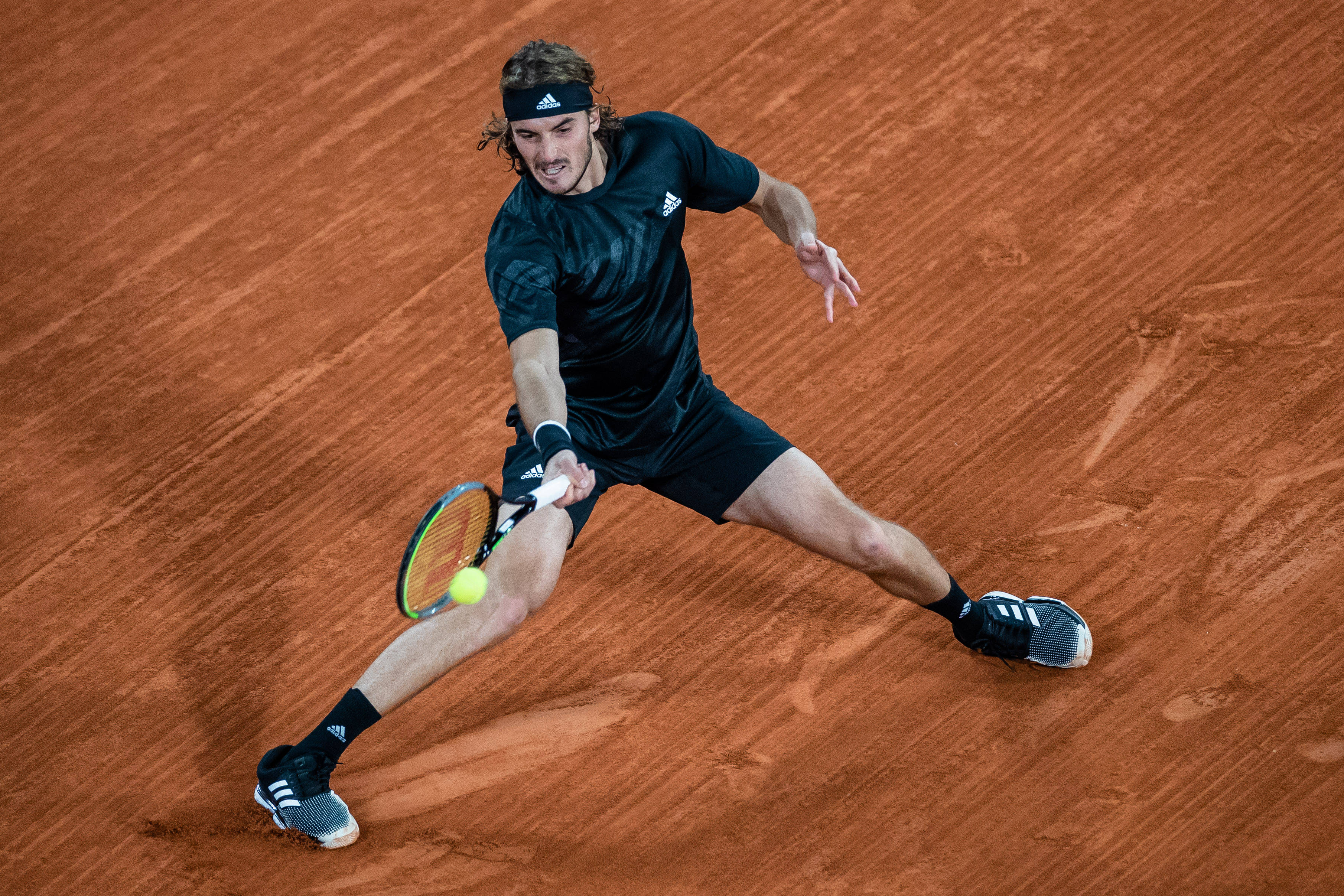 日本网球队横扫欧洲网球队，西西帕斯绝境逆转